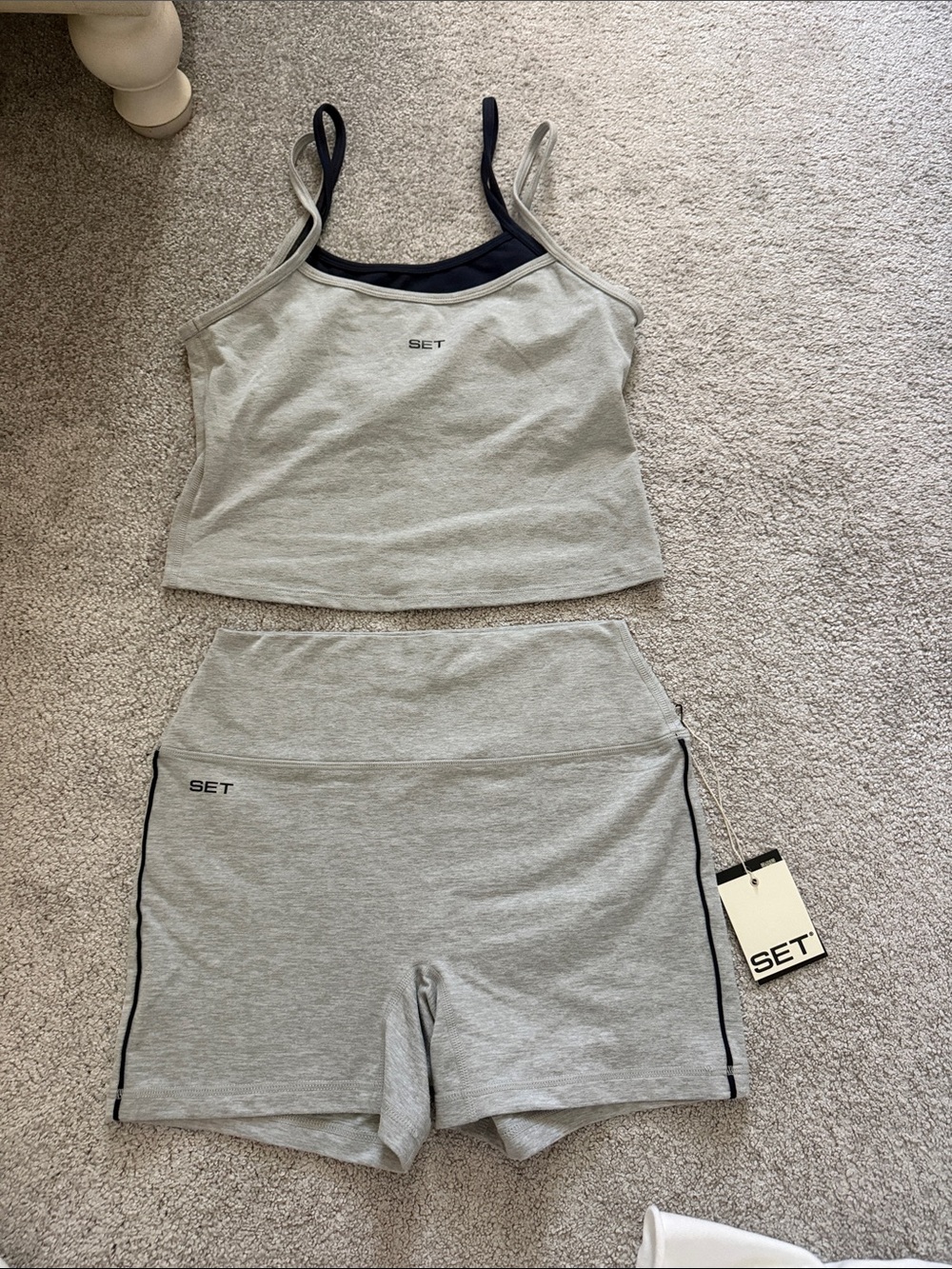 SET active tank & shorts - Picture 2 of 5